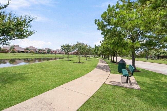 Building Photo - 25450 Barmby Dr