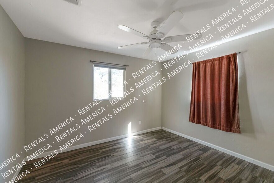 Building Photo - 2558 E Alta Vista St