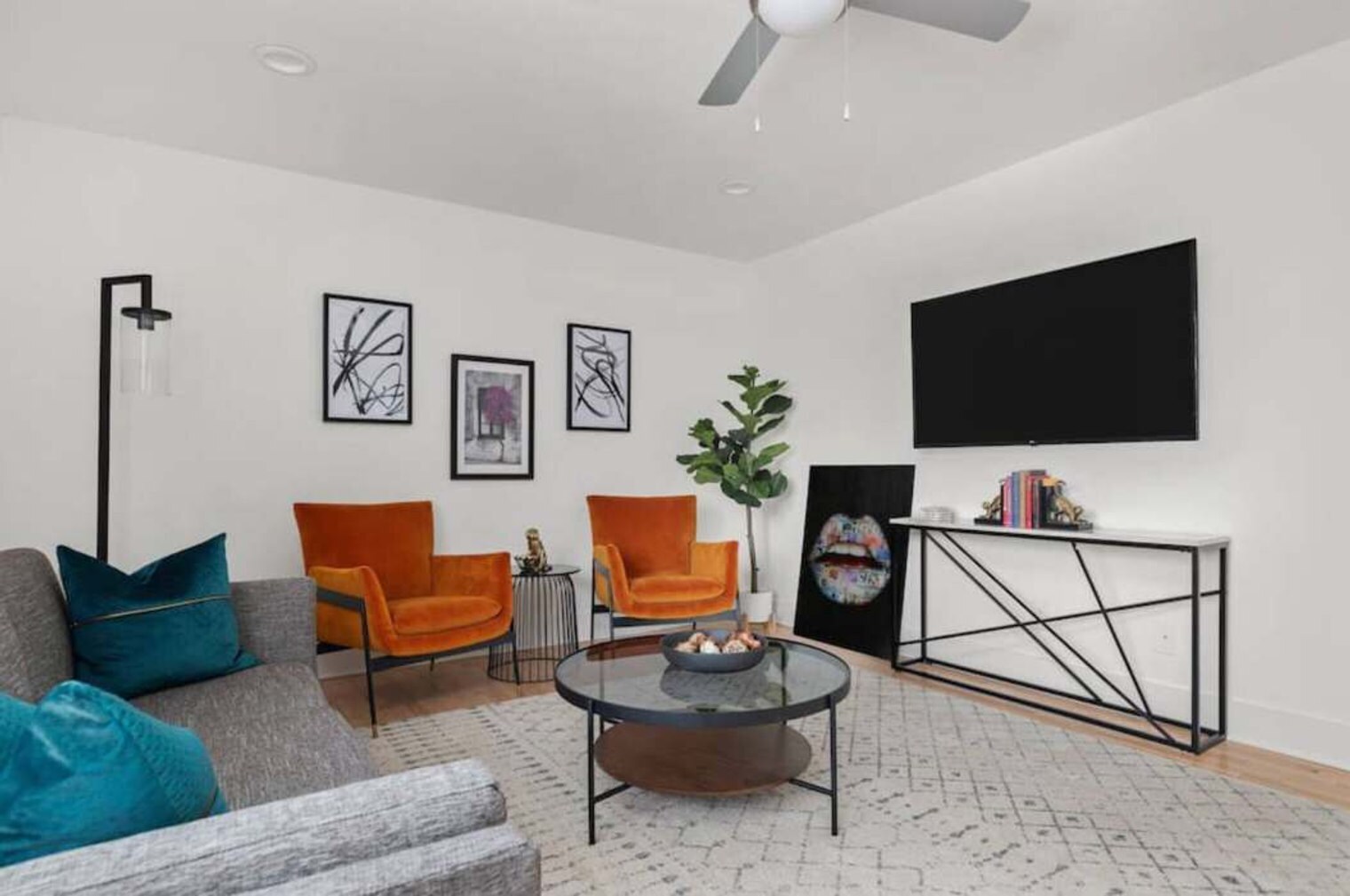 Building Photo - 1136 Crescent Ave NE