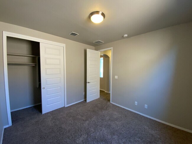 Building Photo - Recent Construction Luxury 4 Bedroom Home Available Near 528 / 550 in Rio Rancho!