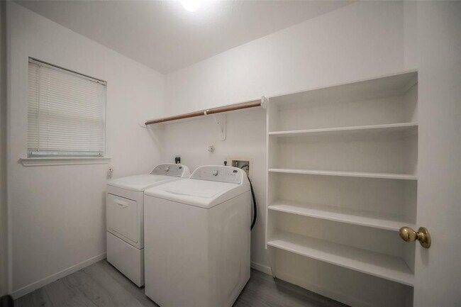 Building Photo - 3106 Centennial Village Dr