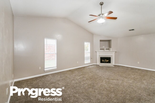 Building Photo - 7792 Sarah Ann Dr S