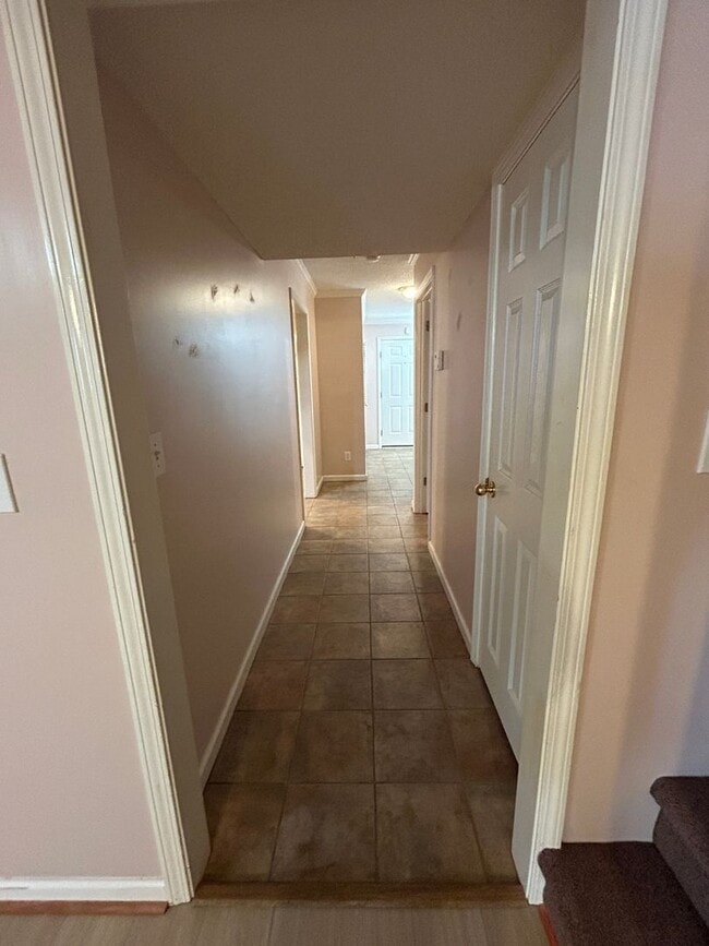 Building Photo - 273 Ivy Pl