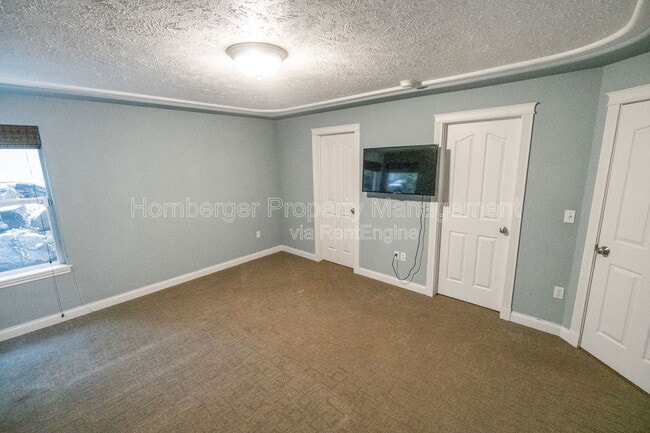 Building Photo - 6415 S Woodland Ct