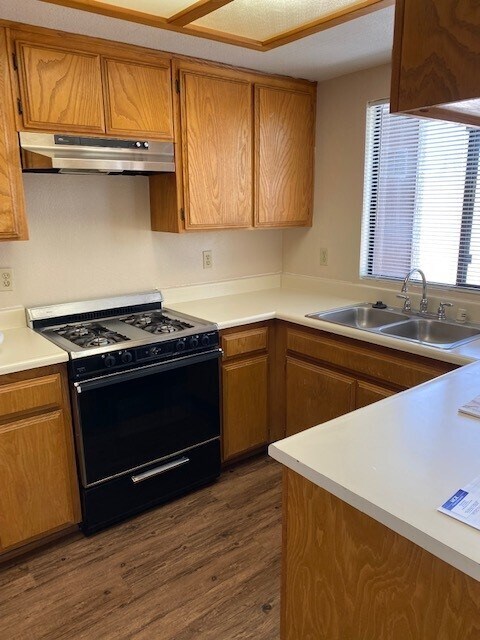 Building Photo - 1160 Barstow Rd