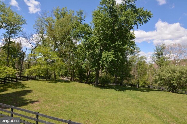 Building Photo - 6540 Crummeys Run Ln