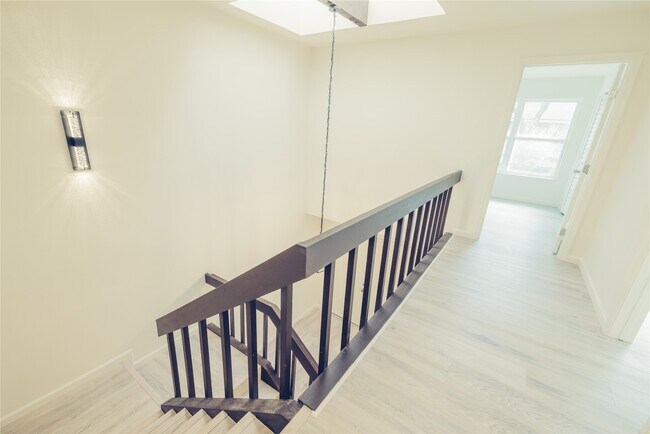 Building Photo - 12553 Wellington Park Dr