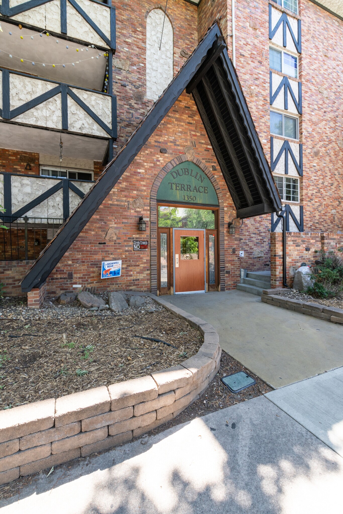 Building Photo - 1350 Josephine St