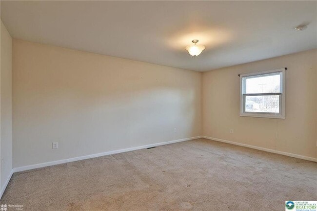 Building Photo - 2811 Kingsview Ave