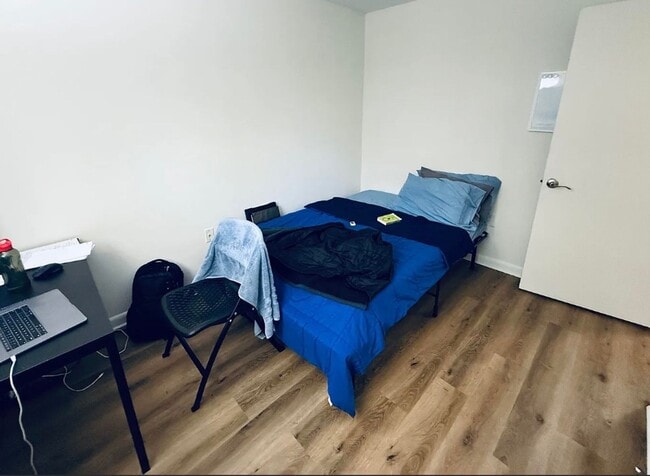 Building Photo - 1213 University Terrace