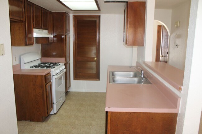 Building Photo - 1472 Sierra De Oro Dr