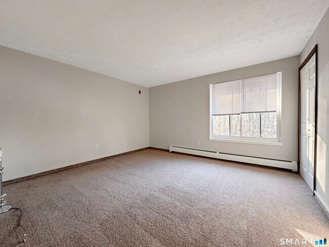 Building Photo - 23 Amato Dr