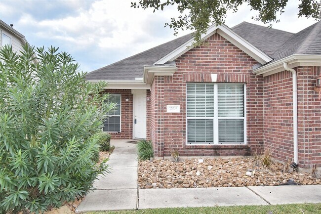Building Photo - 30315 Castle Forest Dr