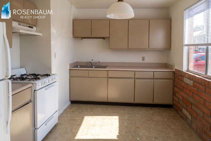Building Photo - 3609 E Glenn St