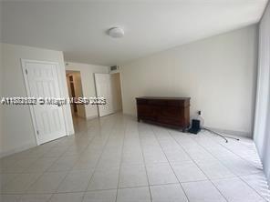 Building Photo - 6061 Collins Ave