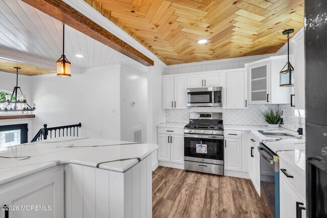 Building Photo - 24 Woodlark Rd