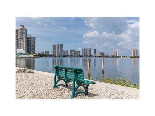 Building Photo - 3255 NE 184th St