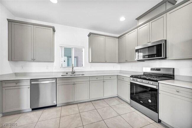 Building Photo - 4054 E Tonopah Ave