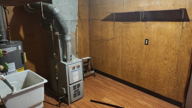 Building Photo - 2291 Green Rd