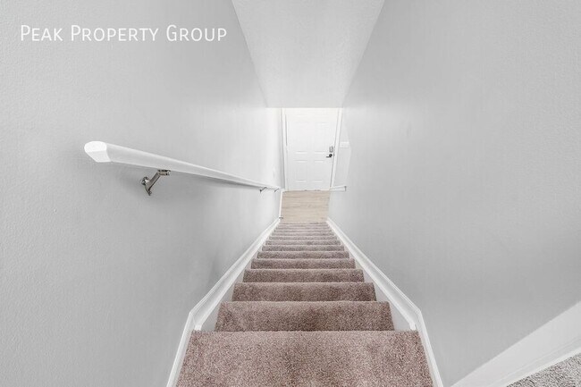 Building Photo - 182 Blakeford Dr