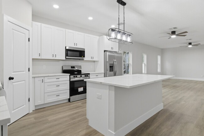 Building Photo - 2205 E 148th Ave