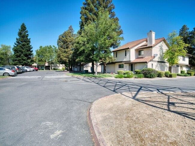 Building Photo - 6726 Calvine Rd