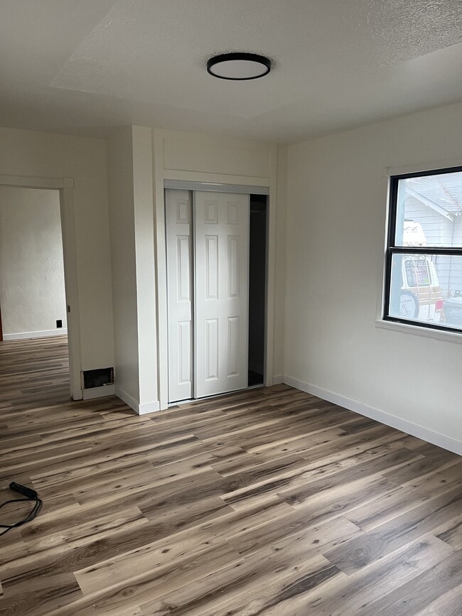 Building Photo - 4909 W Alamosa St