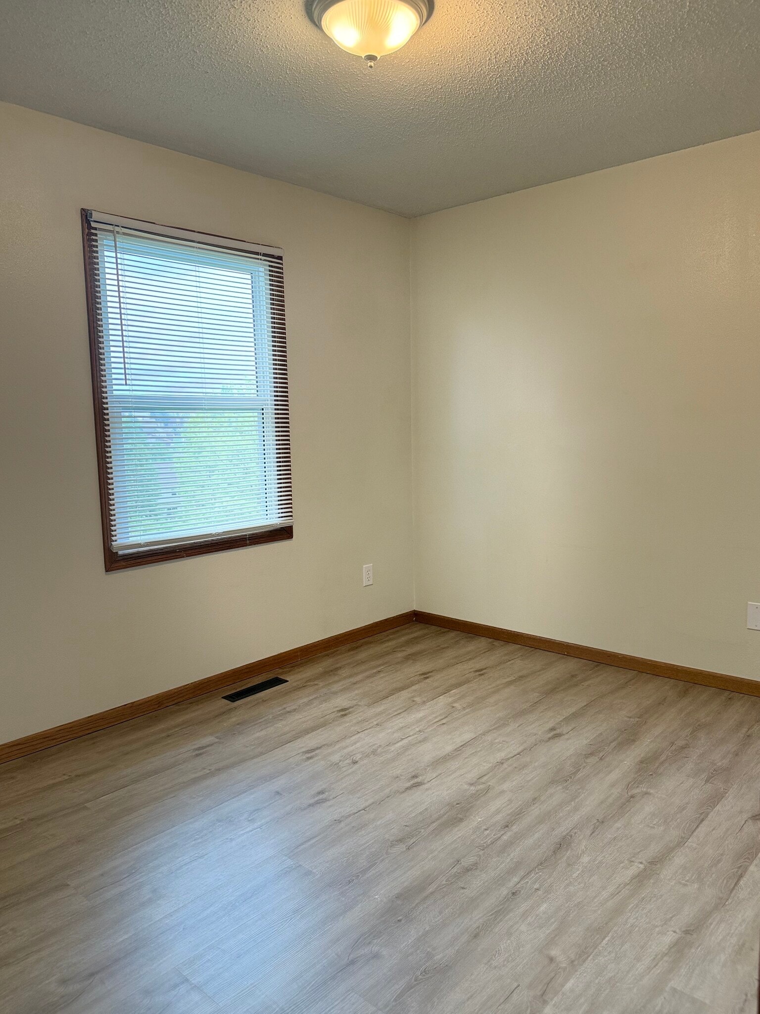 Building Photo - 2522 Walden Rd