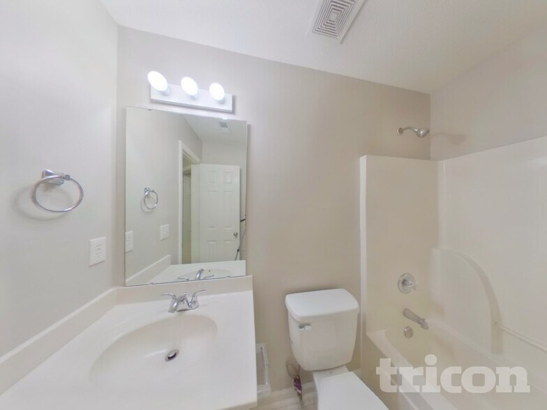 Building Photo - 2024 Duke Adam St