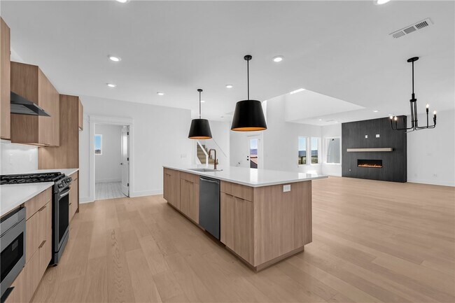 Building Photo - 123 S Paddock Loop