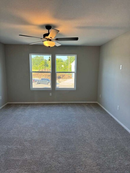 Building Photo - 1428 Vantage Dr