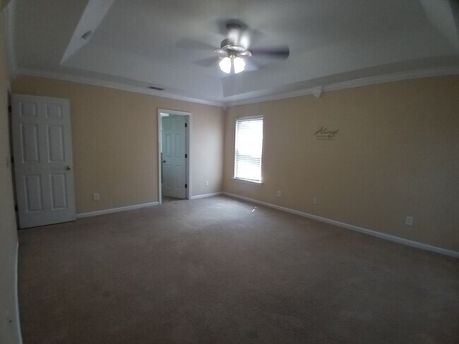 Building Photo - 565 Batty Way