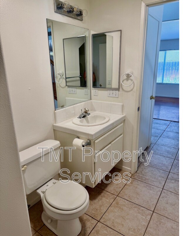 Building Photo - 2742 La Purisima Ave