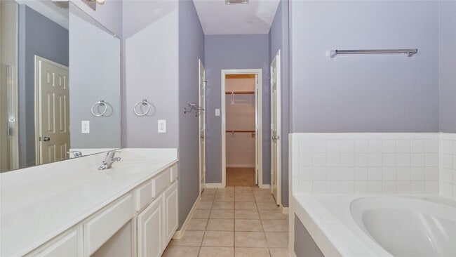 Building Photo - 2931 Meadowglen Cove
