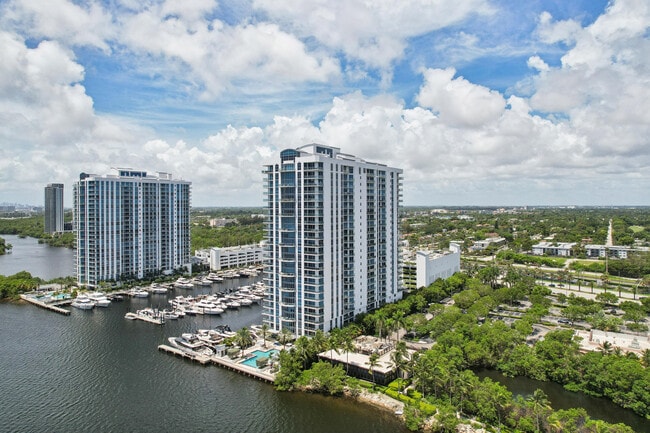 Building Photo - 17301 Biscayne Blvd