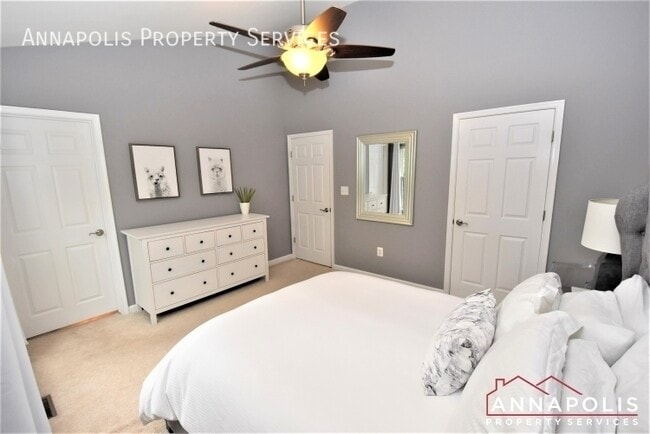 Building Photo - 37 Harbour Heights Dr
