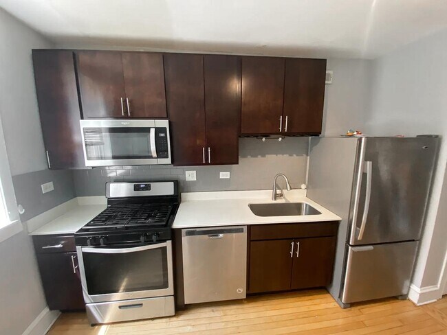 Building Photo - 3018 N Karlov Ave