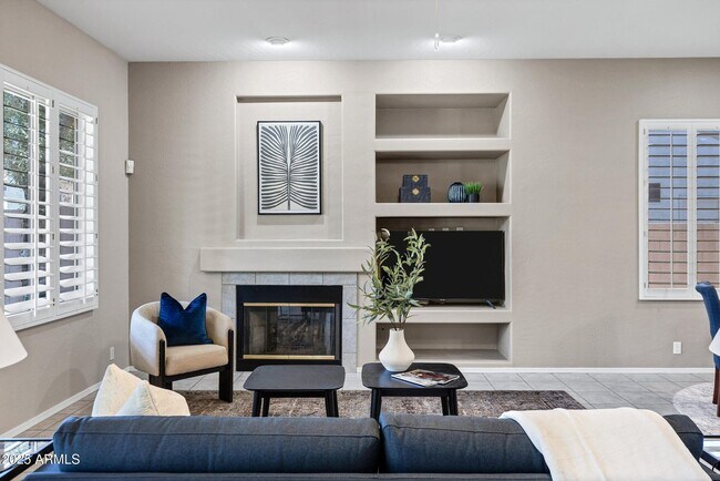 Building Photo - 2260 E Binner Dr