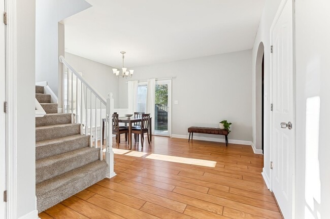 Building Photo - Stunning home in Norfolk!