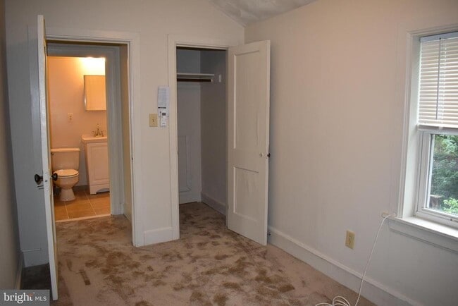 Building Photo - 9062 Washington St