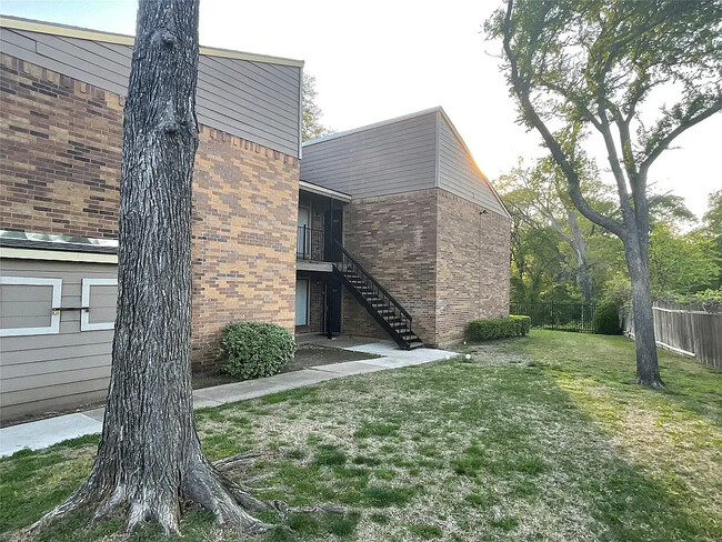 Building Photo - 8109 Skillman St