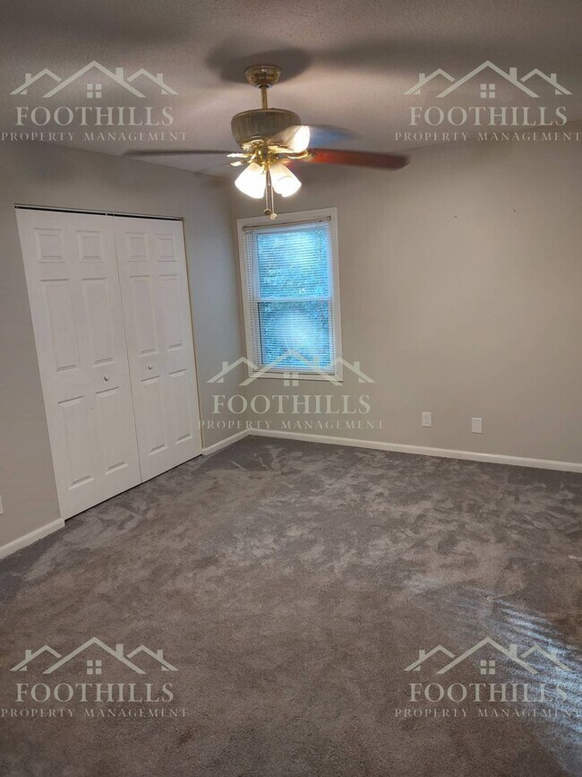 Building Photo - 3-bedroom, 2-bath home located in Pendleton