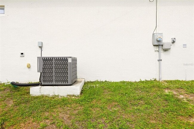 Building Photo - 870 Columbia St