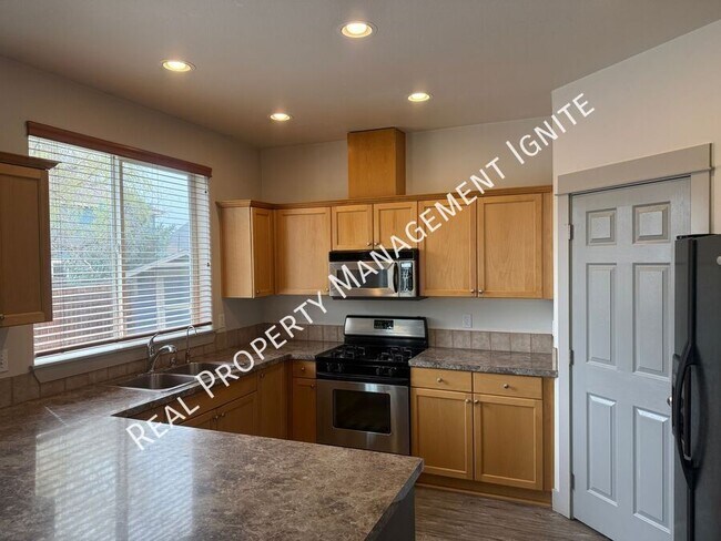 Building Photo - 20573 Button Brush Ave