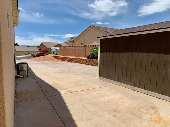 Building Photo - Pet-Friendly Four Bedroom Home with RV par...