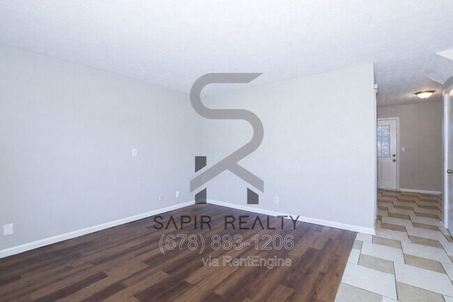 Building Photo - 320 Sprucewood Ct