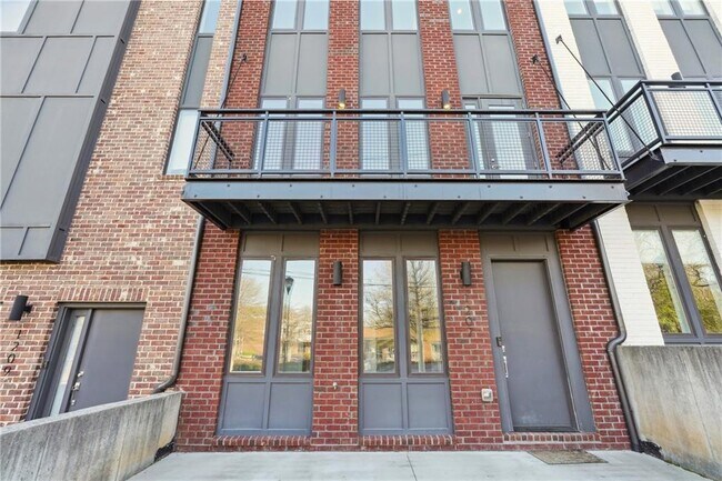 Building Photo - 1207 Chelsea Cir NW