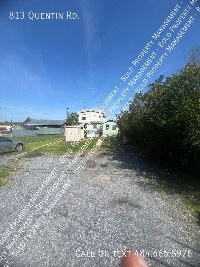 Building Photo - 813 Quentin Rd