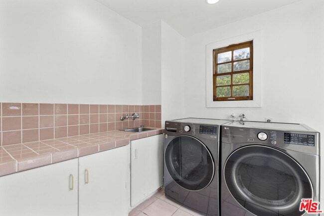 Building Photo - 11110 Charnock Rd