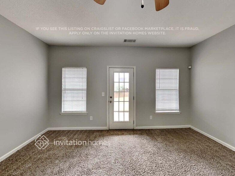 Building Photo - 605 City Park Dr